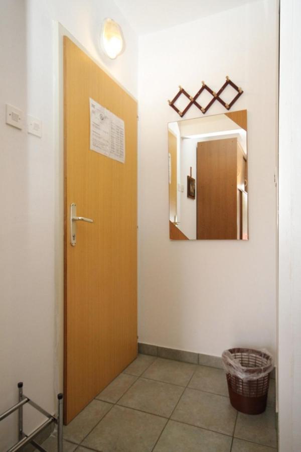Double Room Mali Losinj 7953B Luaran gambar